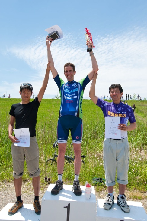 A登録 U23エリート20km クラス表彰式 ポール・ソールズベリー(イナーメ信濃山形)