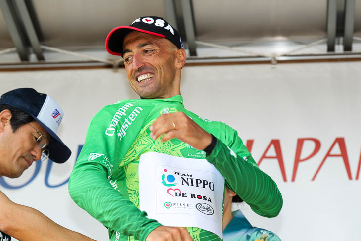 総合リーダーキープのフォルッナート・バリアーニ(チームNIPPO・デローザ)