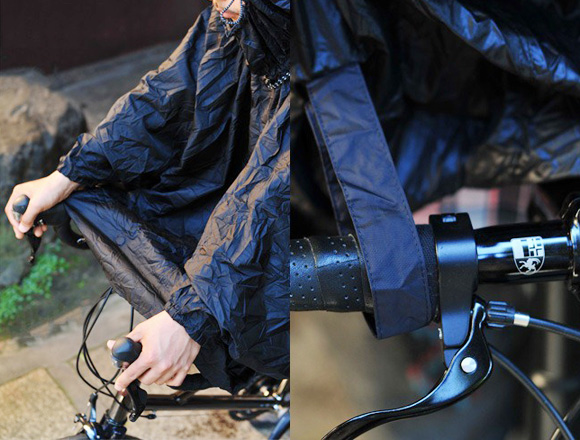 使用時にはテントのように足と自転車を覆うことが出来る