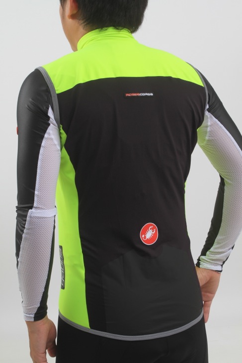 カステリ FAWESOME VEST(イエローフルオ、背面)