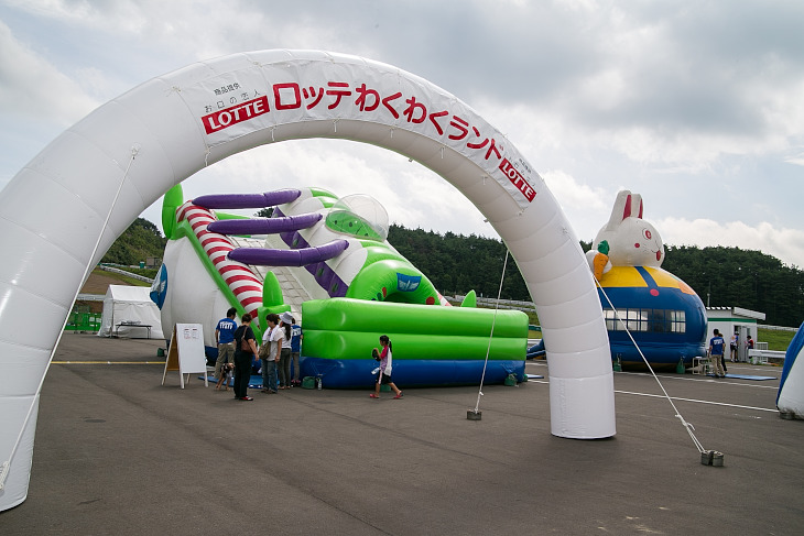 プレイランドなどレースを走らないキッズ向けのイベントも充実