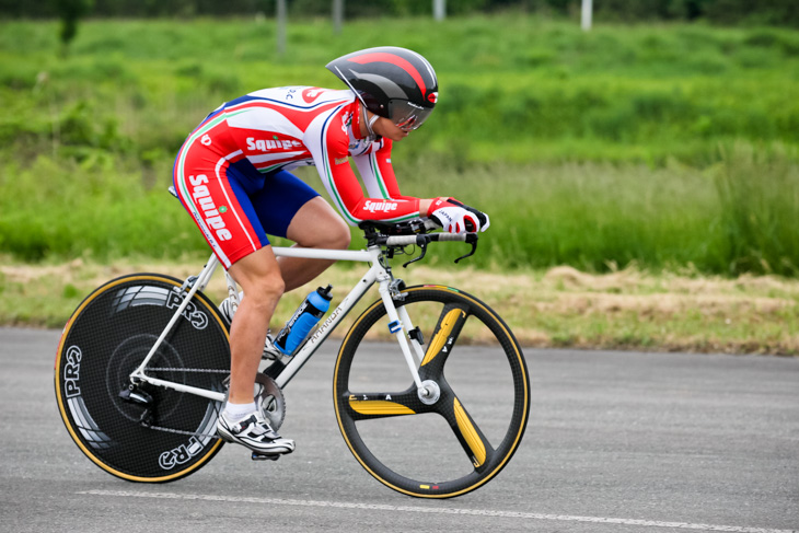 男子自転車競技クラスCの部　2位の石井雅史（チームスキップ）