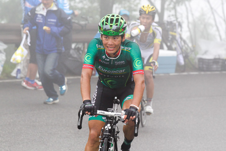 10周目へ、新城幸也(ユーロップカー)がしだいに先行する