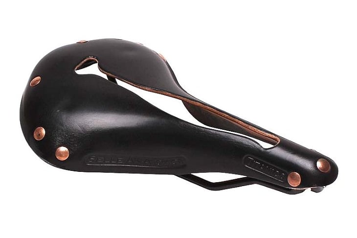 セラアナトミカ TITANICO TruLeather(パテントブラック)