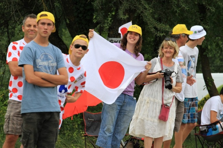 「日本とユキヤの大ファン」というフランス人の親子が日の丸で応援