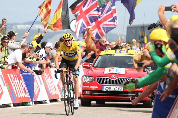 独走でモンヴァントゥーを駆け上がるクリス・フルーム（イギリス、スカイプロサイクリング）