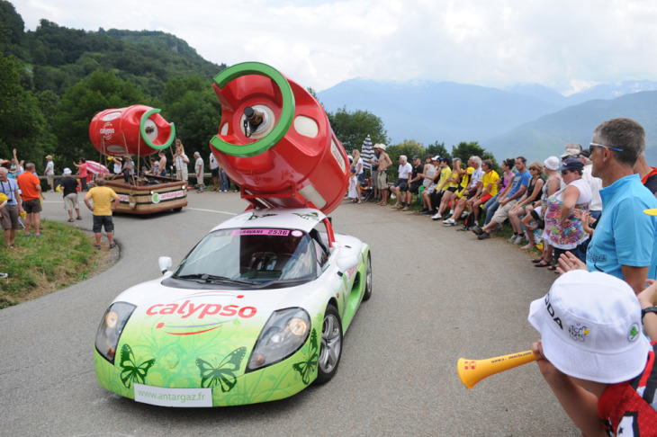 地元フランスの自動車メーカー ルノーのスポーツカーには巨大ボンベが搭載される Cyclowired