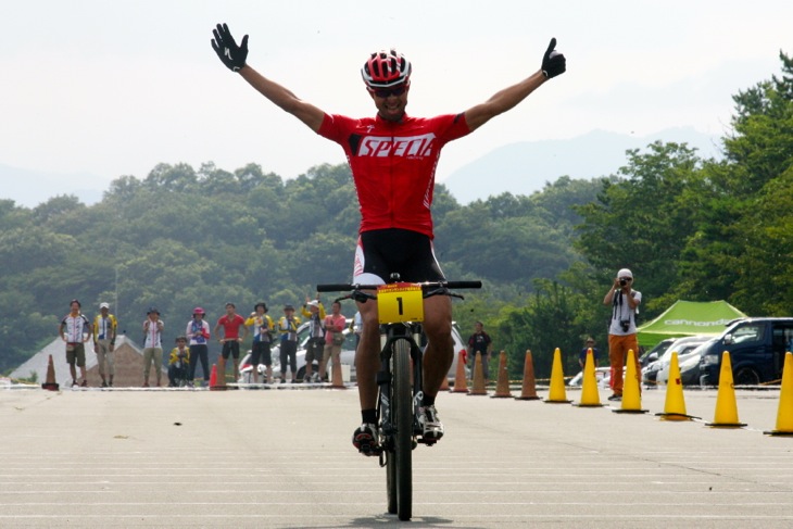 男子エリート優勝 山本幸平(スペシャライズドレーシングチーム)