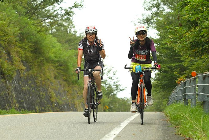 ばっちり決めた女性ライダーの参加が多い