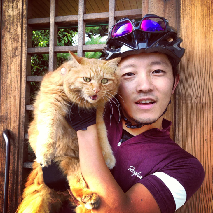 16:10 0km/374km 飼い猫バンビが見送ってくれる。