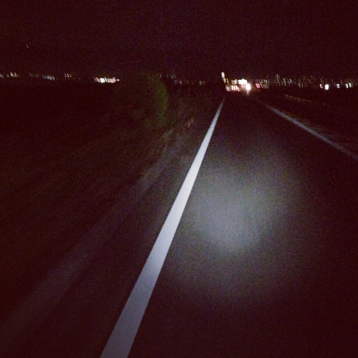 21:00　98km/374km  CATEYEのナノショットがとにかく明るい。