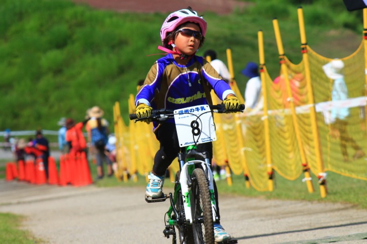 小学校1年生女子 浜野亜衣が優勝