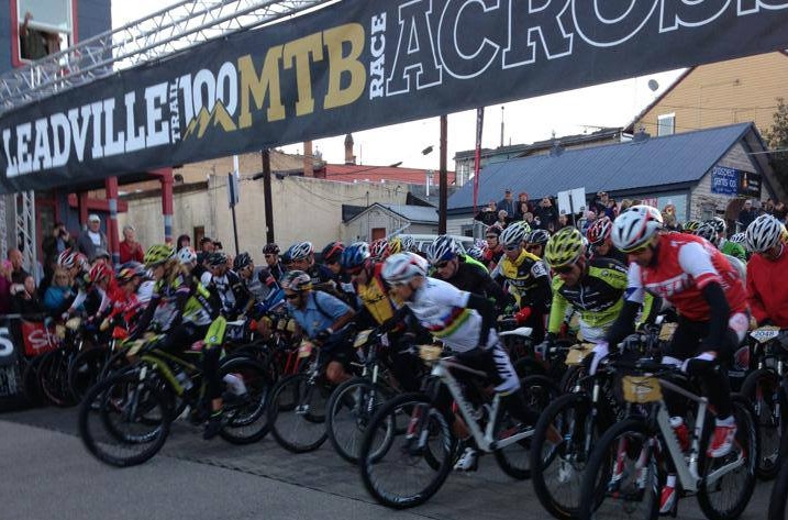 レッドヴィル・トレール100MTB スタートの様子