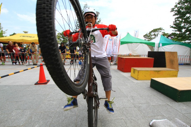 監修を務めたのはMTBトライアルの第1人者である「おかっぴ」こと岡村周治さん