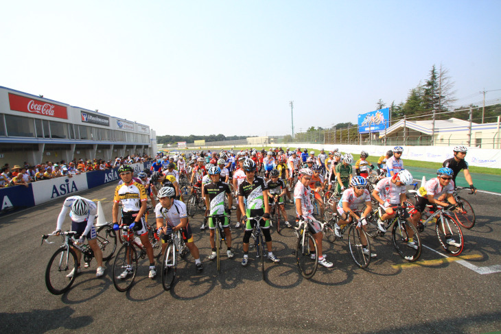 10時間に渡る長き戦いのスタートを待つ