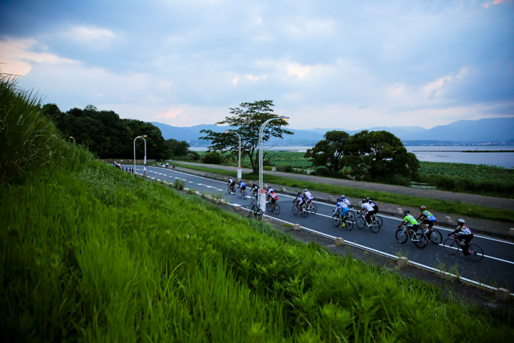 全長1300m・高低差5mほどの周回コース