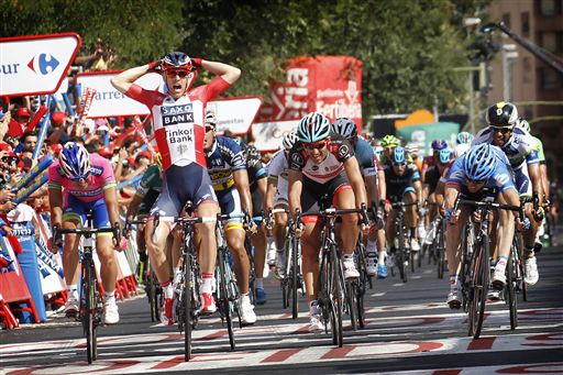 2日連続ステージ2位のマキシミリアーノ・リケーゼ(左、アルゼンチン、ランプレ・メリダ)