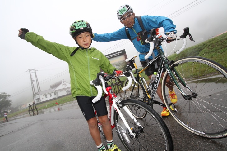 お父さんと一緒にミドルコースを完走した小学3年生。よく頑張りました