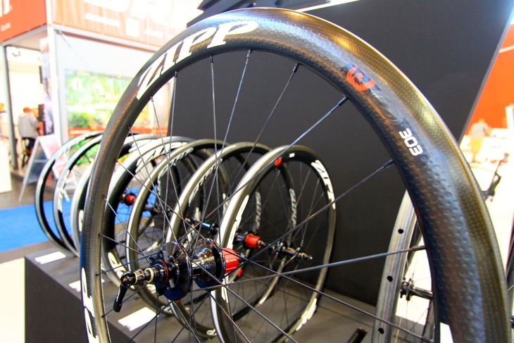 ZIPP 303DISC カーボンクリンチャー