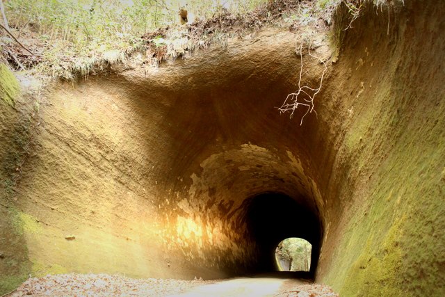 房総の至る所に存在する素堀隧道