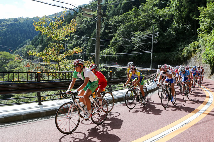 少年　37km地点のメイン集団