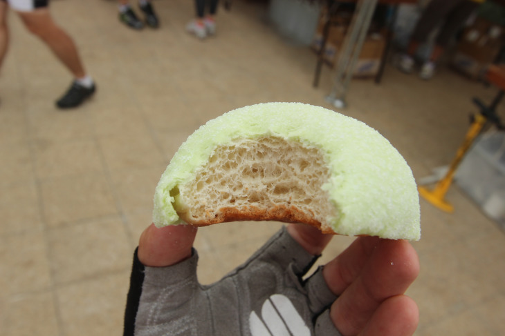 外はサクサク、中はしっとりのおいしいメロンパン