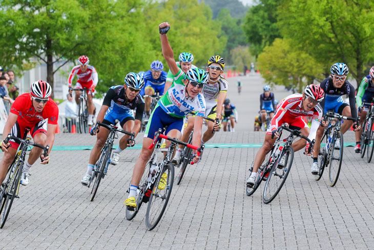 ビセンテ・ガルシア(マトリックスパワータグ)が優勝