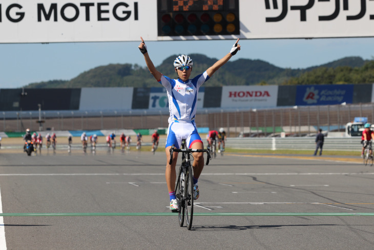 3時間の部を独走で制したのは風間博之選手(サイクルフリーダム)