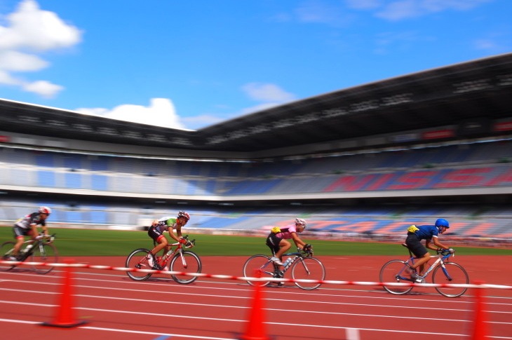 日産スタジアムを思う存分に走ることのできるまたとない機会