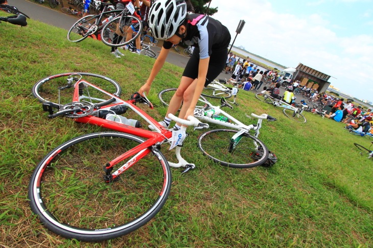 自転車を寝かせて置くときは変速機を傷めないようにこの向きで、と教わった