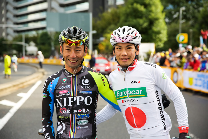 引退する福島晋一（チームNIPPO・デローザ）と全日本チャンピオンの新城幸也（ユーロップカー）