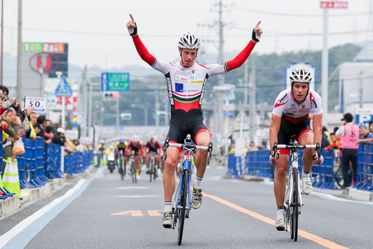 エリート　クース・ヤーレン・カース（サイクリングチーム・アムステルダム）がゴールも獲って優勝