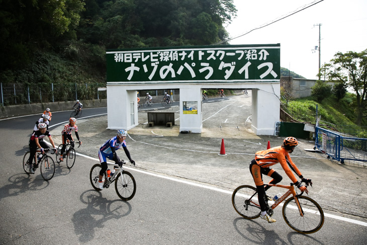 淡路島名物（？）ナゾのパラダイスが気になるサムエル・サンチェス（スペイン、エウスカルテル）