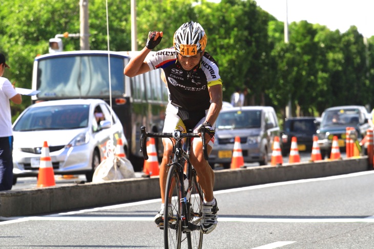 残り70kmを独走した清宮洋幸(竹芝サイクルレーシング)