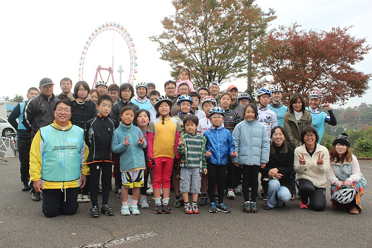 最後は西武遊園地の観覧車をバックに記念撮影