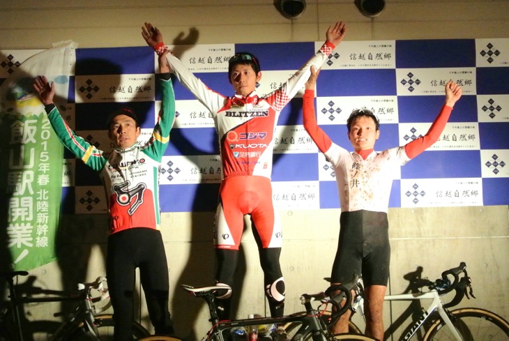 1日目 : C1 優勝の小坂 光(宇都宮ブリッツエンシクロクロス)、2位小坂正則(スワコレーシングチーム)、3位横山航太(篠ノ井高校)
