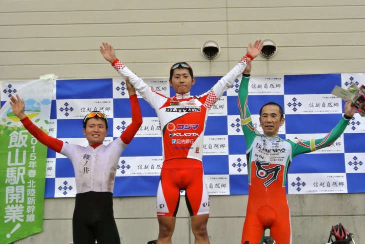 2日目 : C1 優勝の小坂光(宇都宮ブリッツエンシクロクロス)、2位横山航太(篠ノ井高校)、3位小坂正則(スワコレーシングチーム)