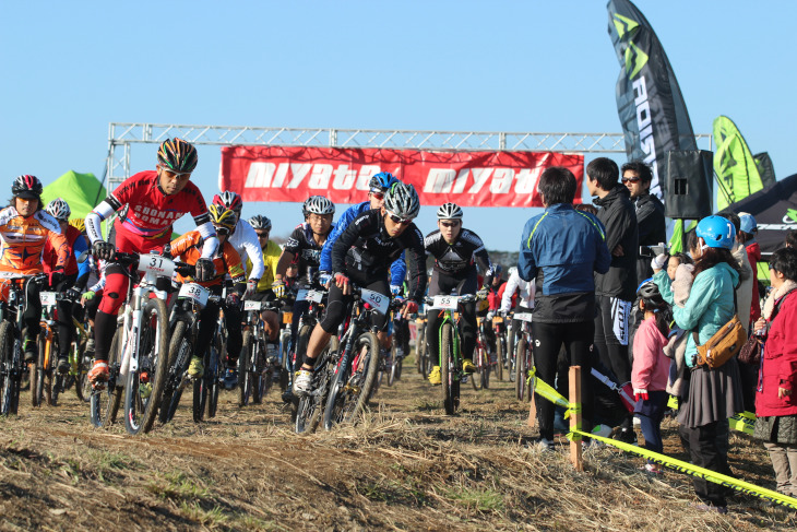 男子XCエリートクラスにはJシリーズを転戦するライダーも参戦した