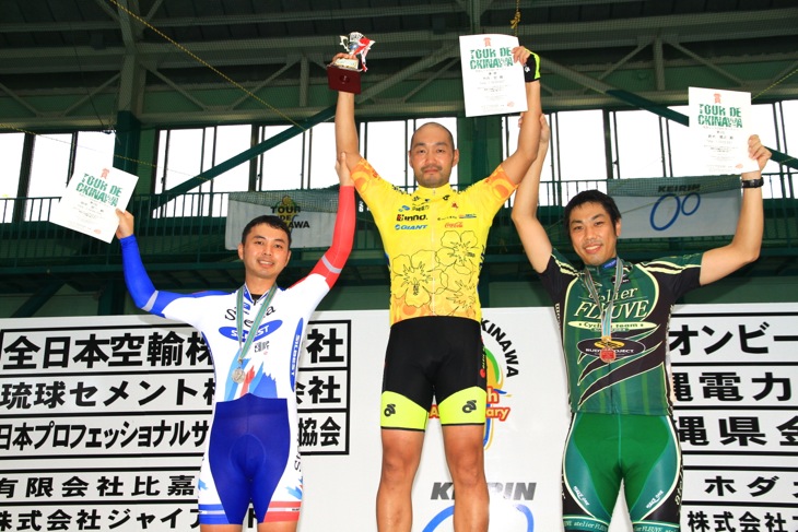 「自転車競技を初めて、初勝利がおきなわ。今年はこの日のためだけに走ってきました」