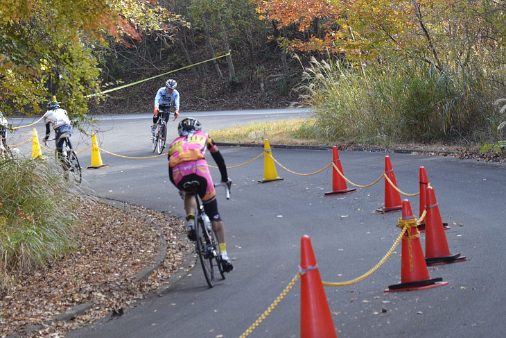 平坦基調の1kmサーキットと5kmサーキットとの連絡道路