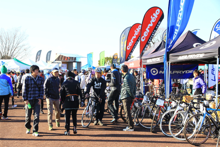 来場者数6,500人を記録したワイズロード主催のスポーツバイクデモ