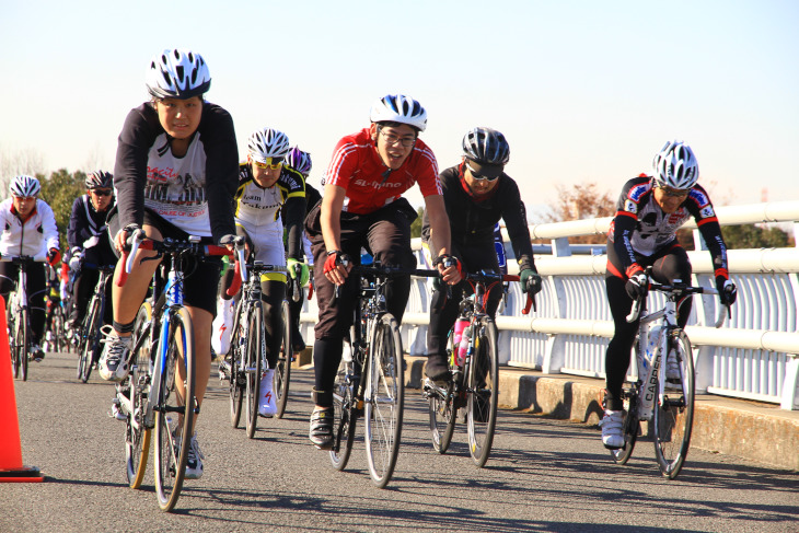 ビギナーから実業団レーサーまで1700人が参加したワイズカップ4時間エンデューロ