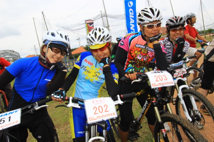 あらゆる沖縄のサイクルイベントに登場するオキナワ自転車女子会の皆さん