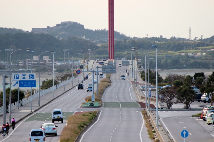 ダイナミックな景観が広がる海中道路