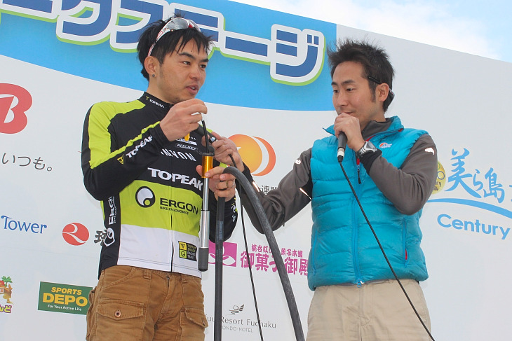 池田祐樹選手(トピーク・エルゴン)によるパンク修理講座