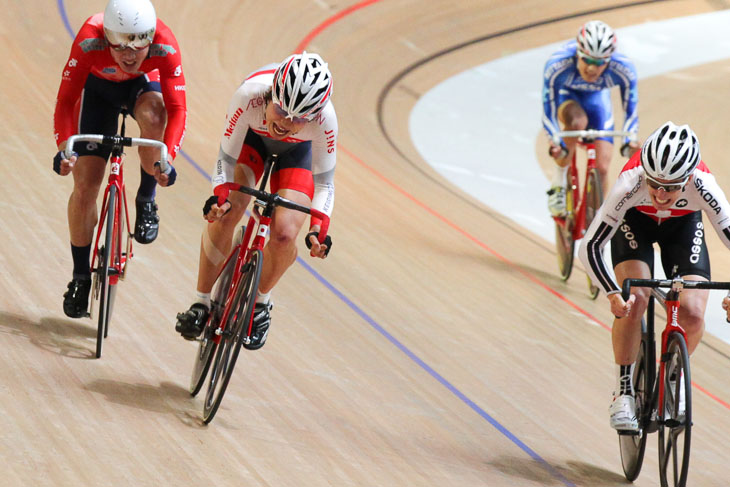 男子オムニアムのスクラッチで1位の橋本英也（JPN、鹿屋体育大）