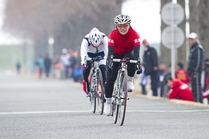 女子 谷伊央里(前橋育英高等学校)が、スプリントで細谷夢菜(さいたま市立八王子中学校)を下す