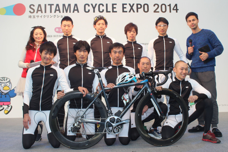 埼玉サイクリングショーにて開催されたロヂャースレーシングチームのチームプレゼンテーション