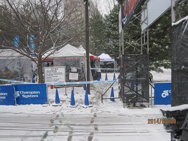 雪の降る中での開催となったシクロクロス東京。計測チームにとっても過酷なレースだった