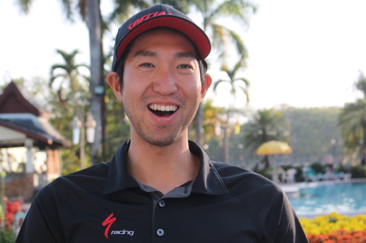タイのリゾートホテルで抱負を語る山本幸平(スペシャライズドレーシング)